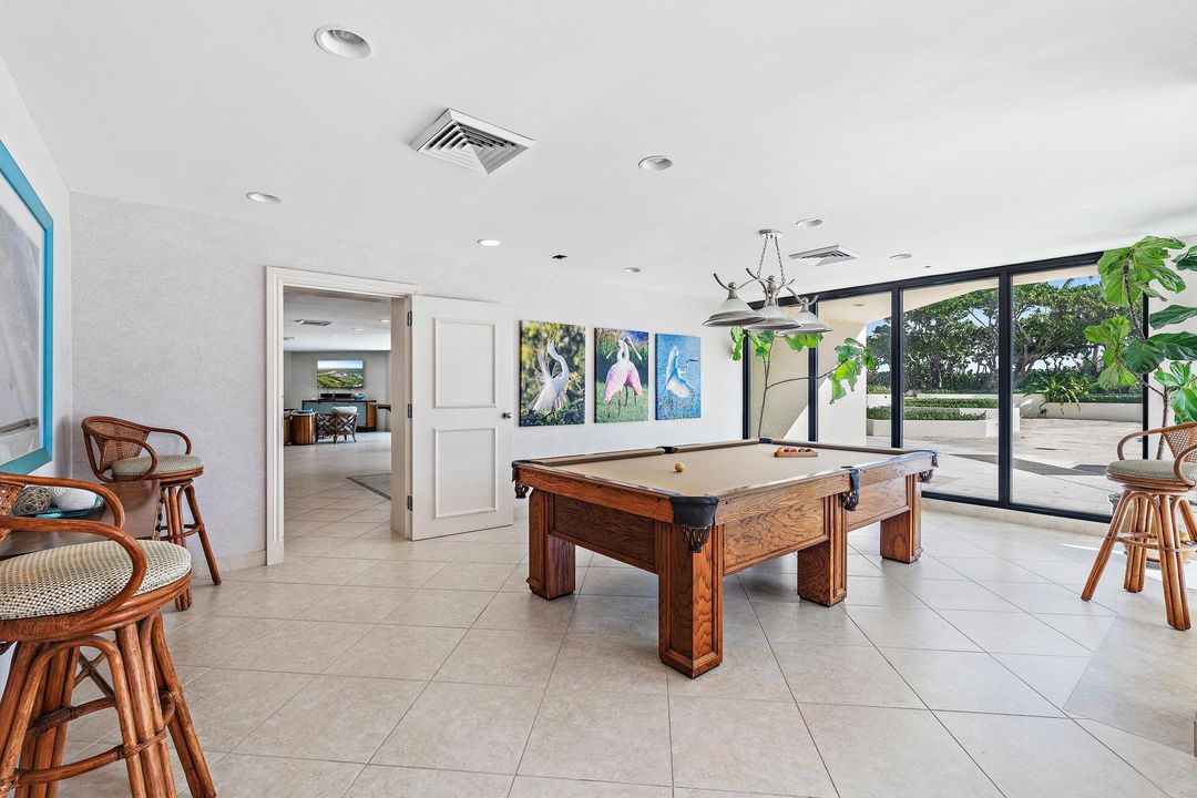 For Sale: $1,250,000 (2 beds, 2 baths, 1823 Square Feet)