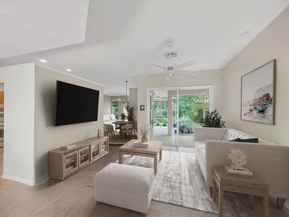 合同活跃: $600,000 (3 贝兹, 2 浴室, 1901 平方英尺)