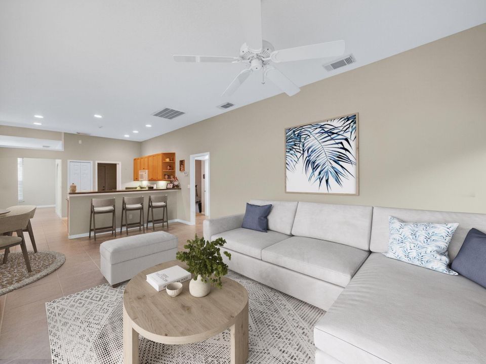 合同活跃: $600,000 (3 贝兹, 2 浴室, 1901 平方英尺)