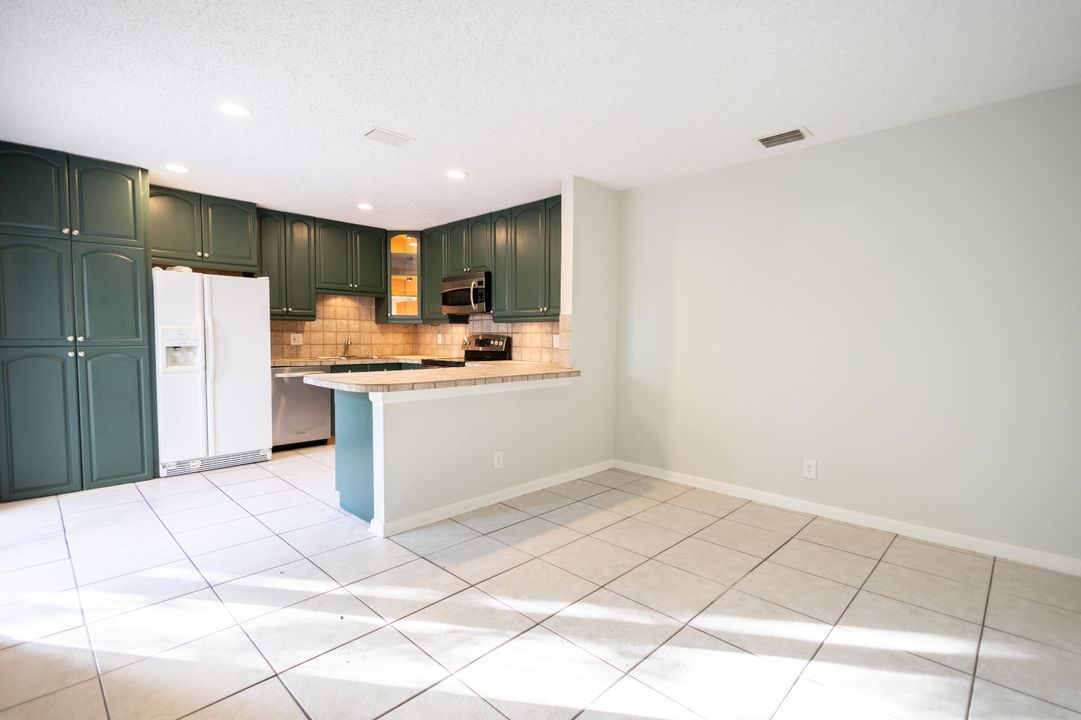 For Rent: $2,900 (3 beds, 2 baths, 1622 Square Feet)