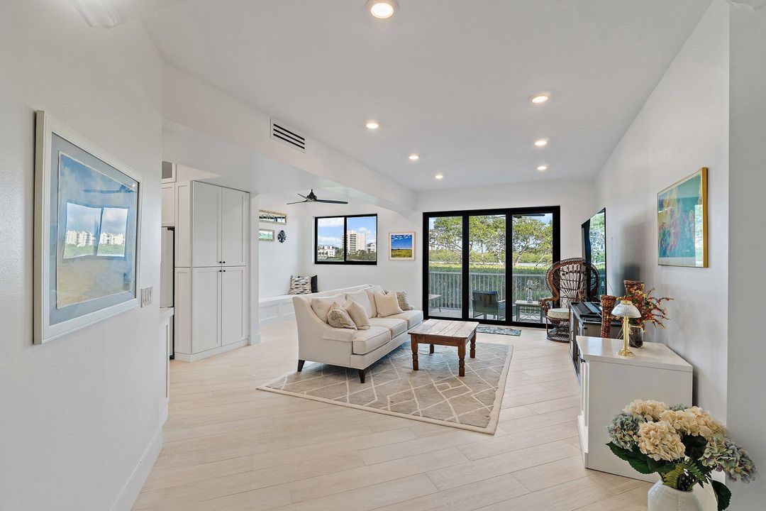 For Rent: $4,500 (2 beds, 2 baths, 1463 Square Feet)