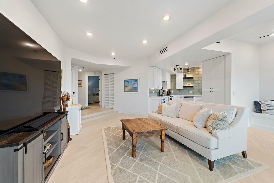 For Rent: $4,500 (2 beds, 2 baths, 1463 Square Feet)