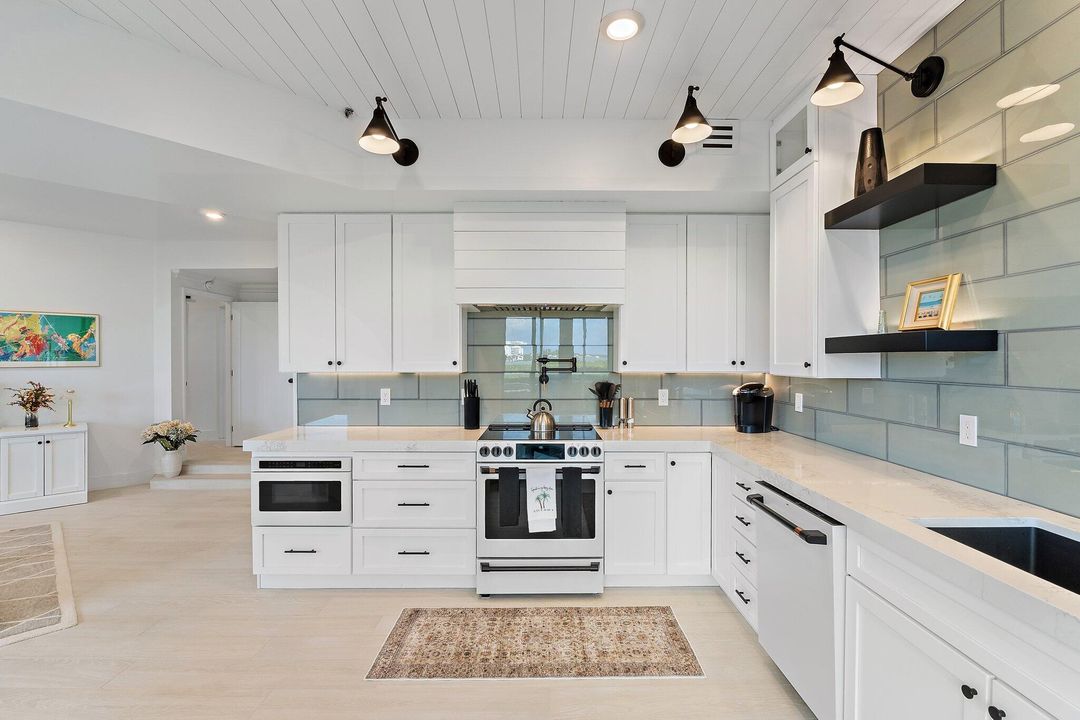 For Rent: $4,500 (2 beds, 2 baths, 1463 Square Feet)