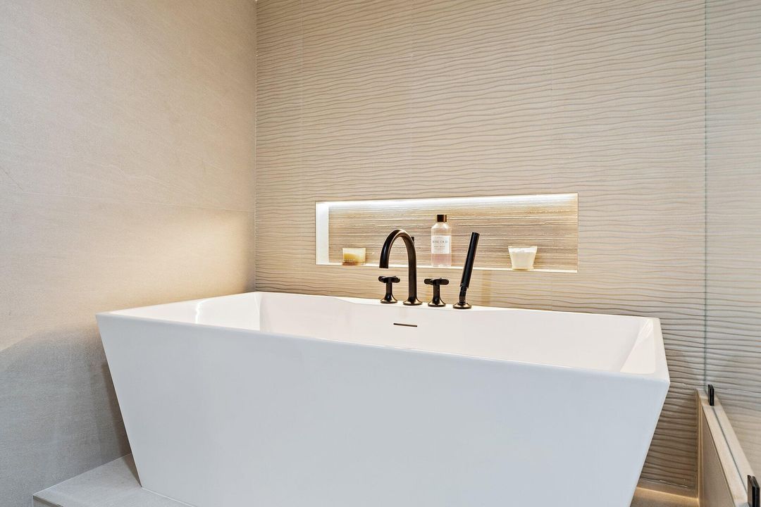 For Rent: $4,500 (2 beds, 2 baths, 1463 Square Feet)