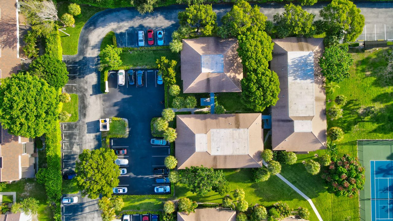 For Rent: $2,500 (2 beds, 2 baths, 964 Square Feet)