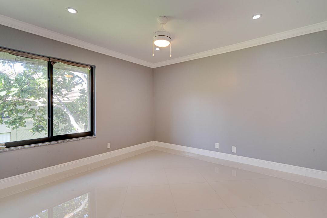 For Rent: $2,500 (2 beds, 2 baths, 964 Square Feet)