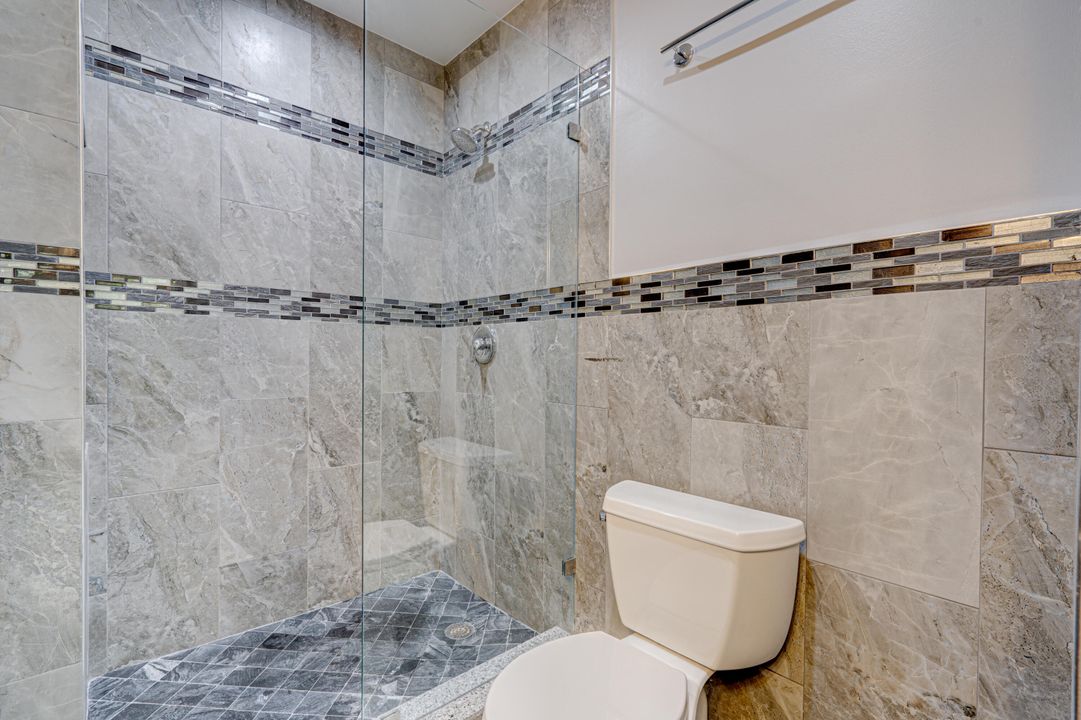 For Rent: $2,500 (2 beds, 2 baths, 964 Square Feet)