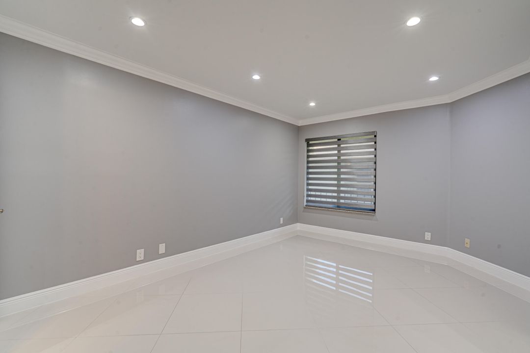 For Rent: $2,500 (2 beds, 2 baths, 964 Square Feet)