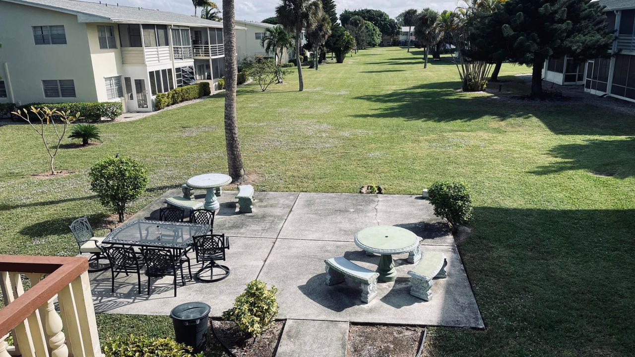 For Rent: $1,400 (2 beds, 1 baths, 798 Square Feet)