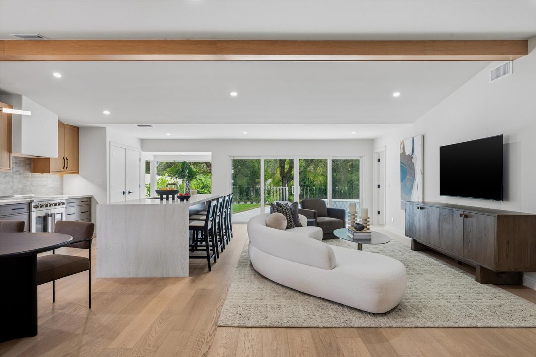 For Sale: $1,395,000 (3 beds, 2 baths, 1524 Square Feet)