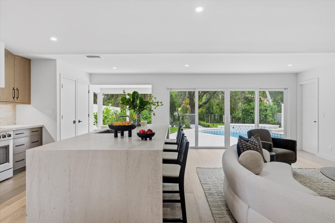 For Sale: $1,395,000 (3 beds, 2 baths, 1524 Square Feet)