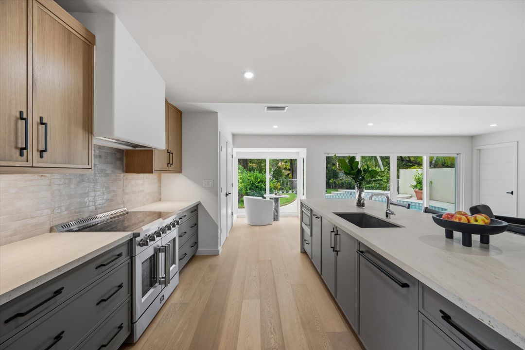 For Sale: $1,395,000 (3 beds, 2 baths, 1524 Square Feet)