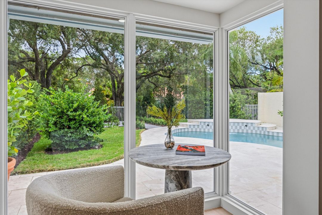 For Sale: $1,395,000 (3 beds, 2 baths, 1524 Square Feet)