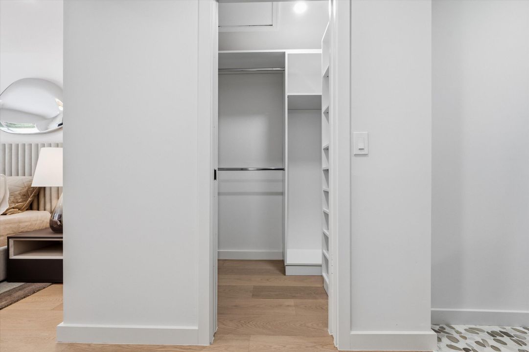 For Sale: $1,395,000 (3 beds, 2 baths, 1524 Square Feet)