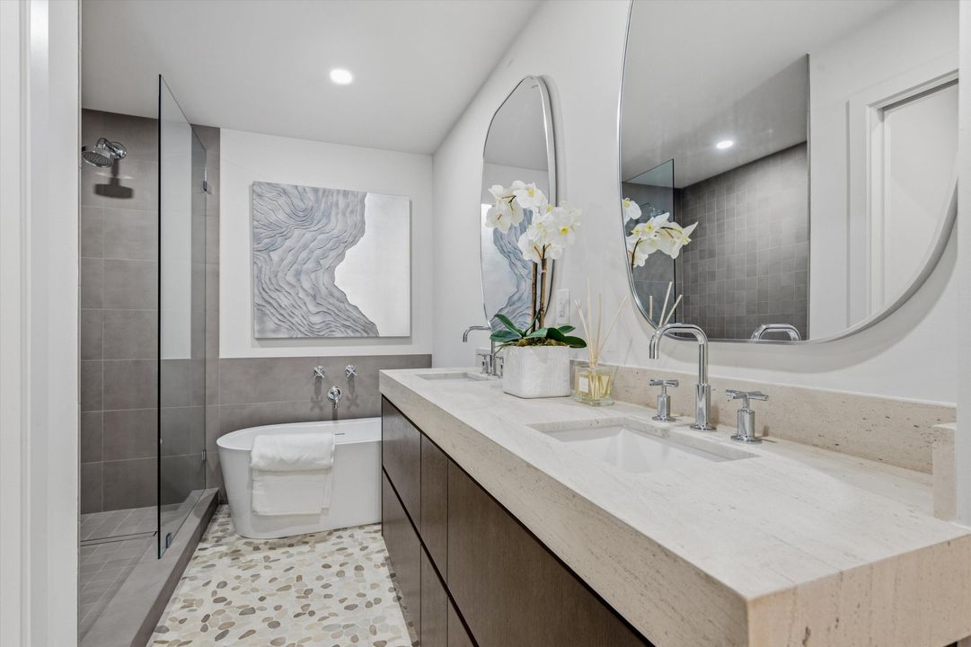 For Sale: $1,395,000 (3 beds, 2 baths, 1524 Square Feet)