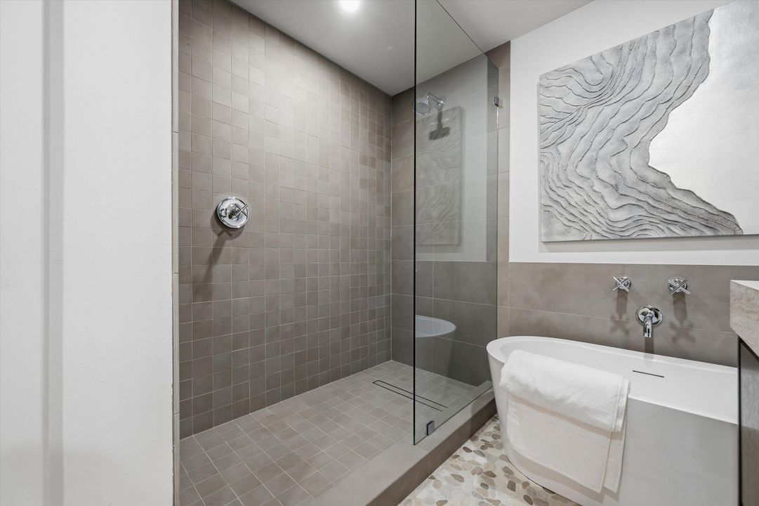 For Sale: $1,395,000 (3 beds, 2 baths, 1524 Square Feet)