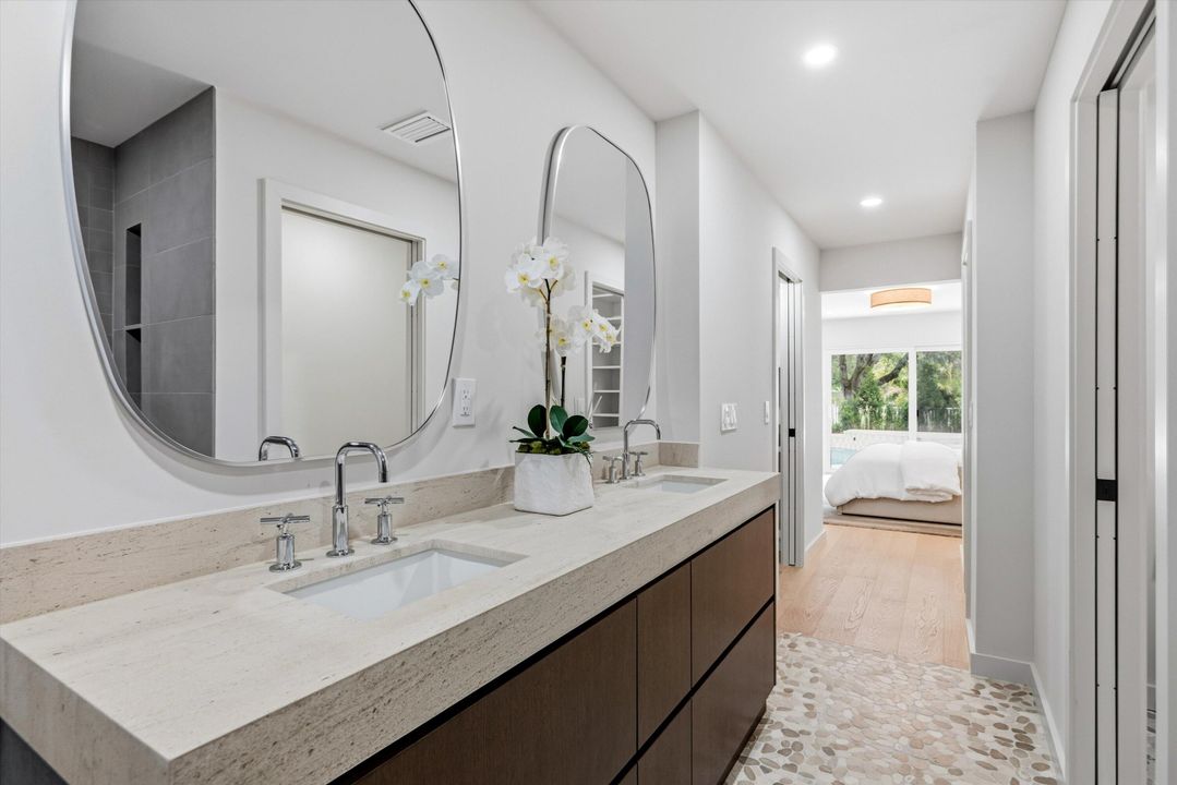 For Sale: $1,395,000 (3 beds, 2 baths, 1524 Square Feet)