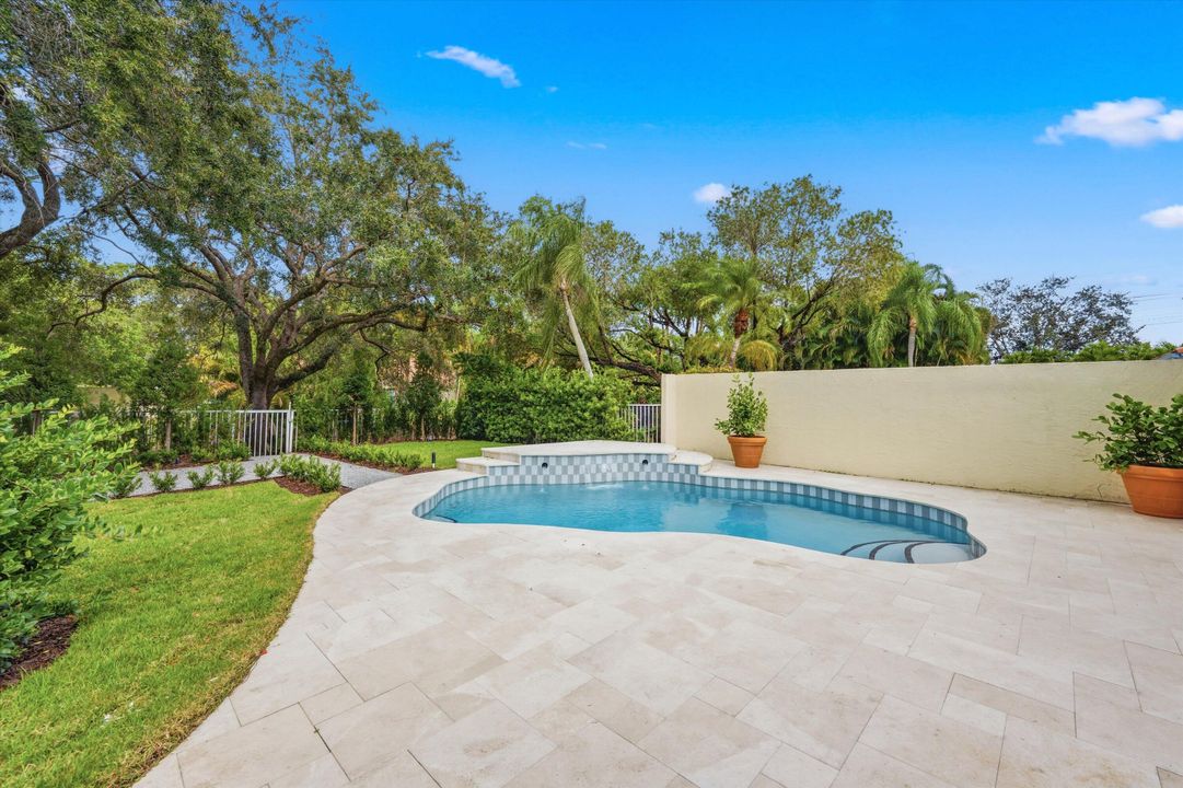 For Sale: $1,395,000 (3 beds, 2 baths, 1524 Square Feet)