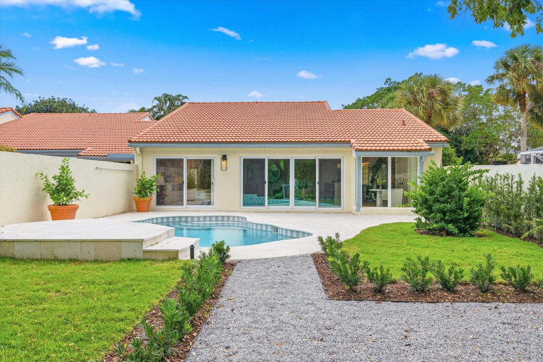 For Sale: $1,395,000 (3 beds, 2 baths, 1524 Square Feet)