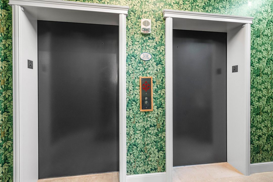 For Sale: $1,395,000 (2 beds, 2 baths, 2231 Square Feet)