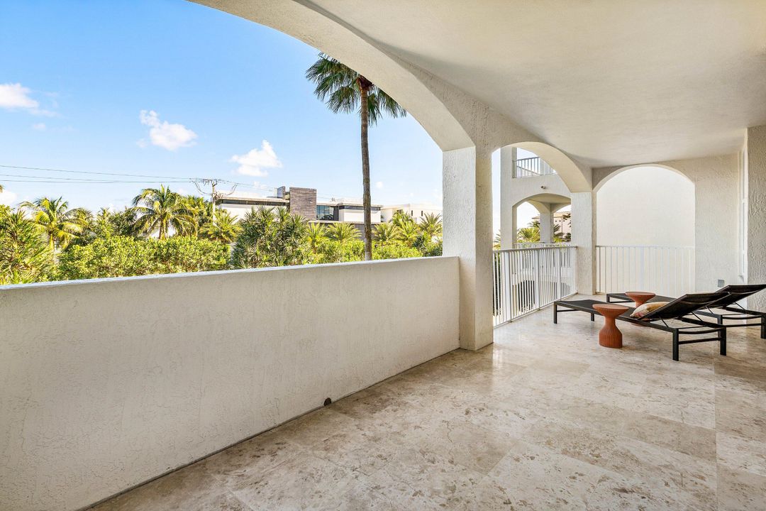 For Sale: $1,395,000 (2 beds, 2 baths, 2231 Square Feet)