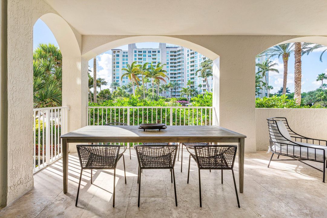 For Sale: $1,395,000 (2 beds, 2 baths, 2231 Square Feet)