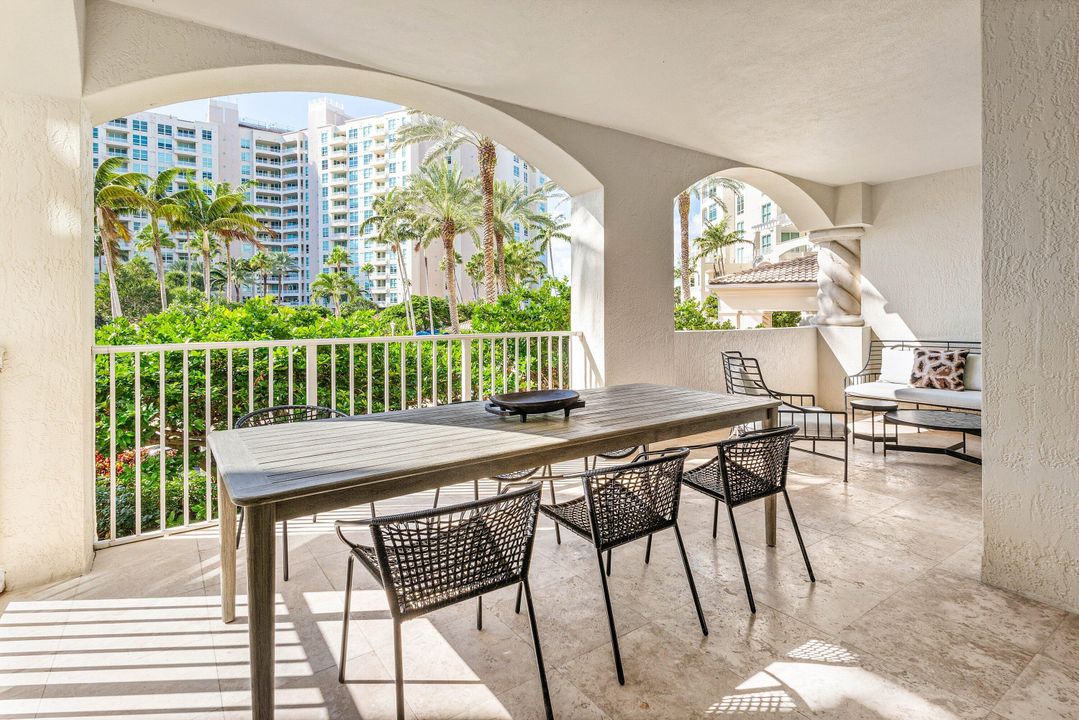 For Sale: $1,395,000 (2 beds, 2 baths, 2231 Square Feet)