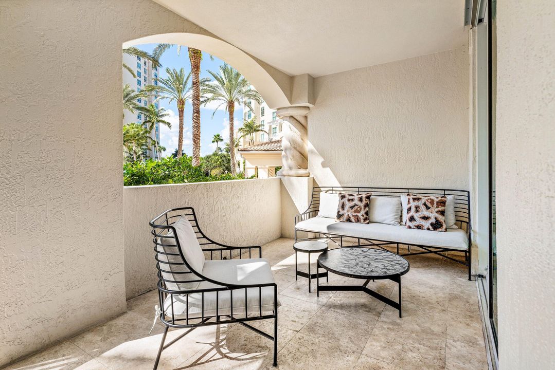 For Sale: $1,395,000 (2 beds, 2 baths, 2231 Square Feet)