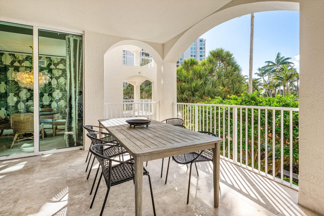 For Sale: $1,395,000 (2 beds, 2 baths, 2231 Square Feet)