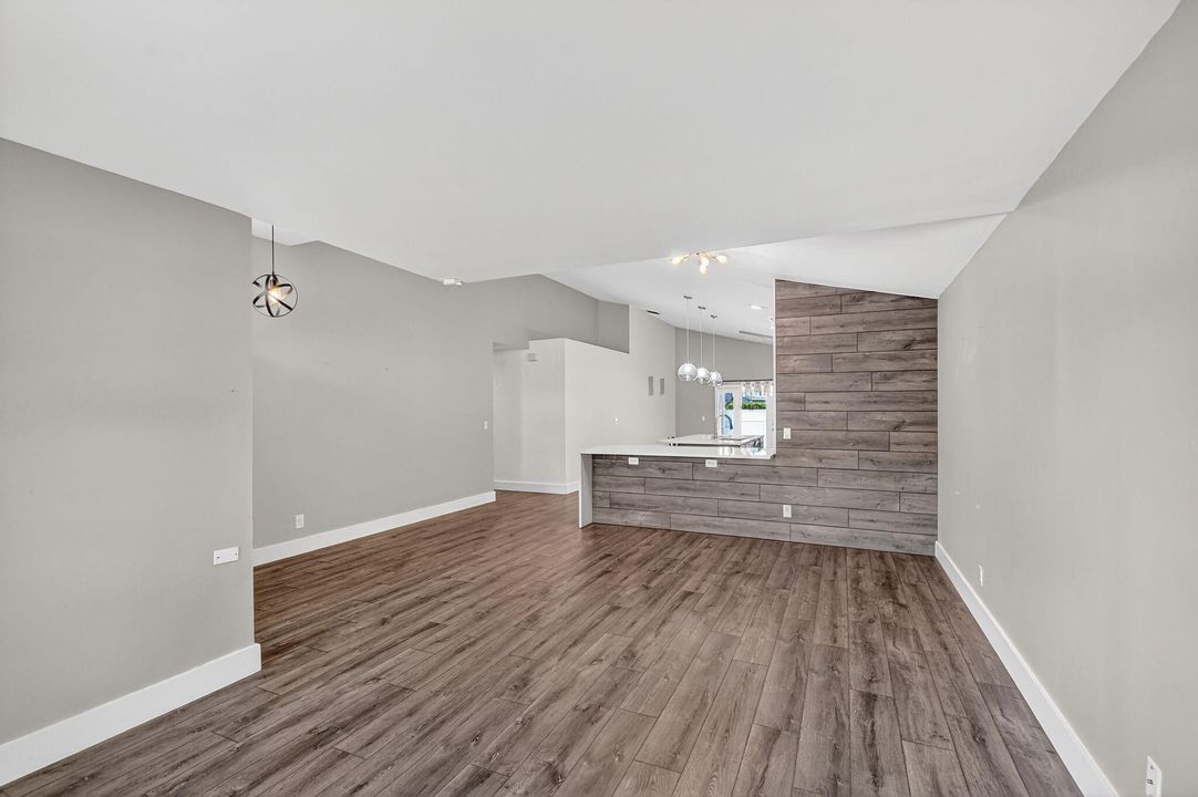 待售: $615,000 (3 贝兹, 2 浴室, 1738 平方英尺)