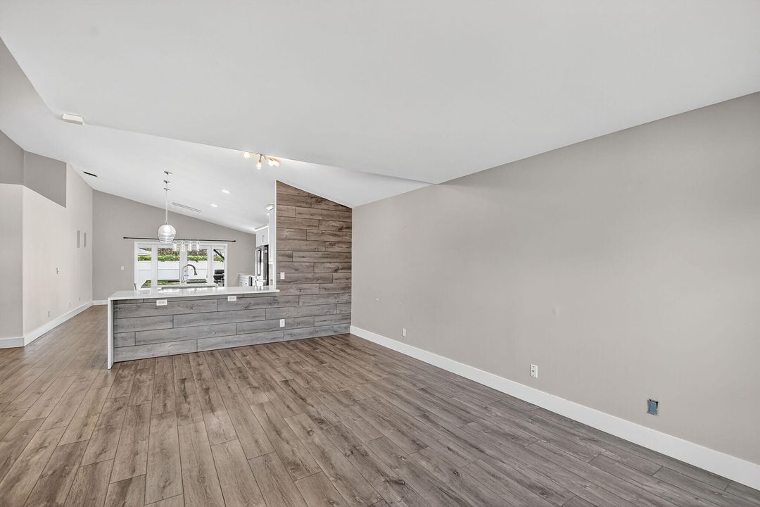 待售: $615,000 (3 贝兹, 2 浴室, 1738 平方英尺)