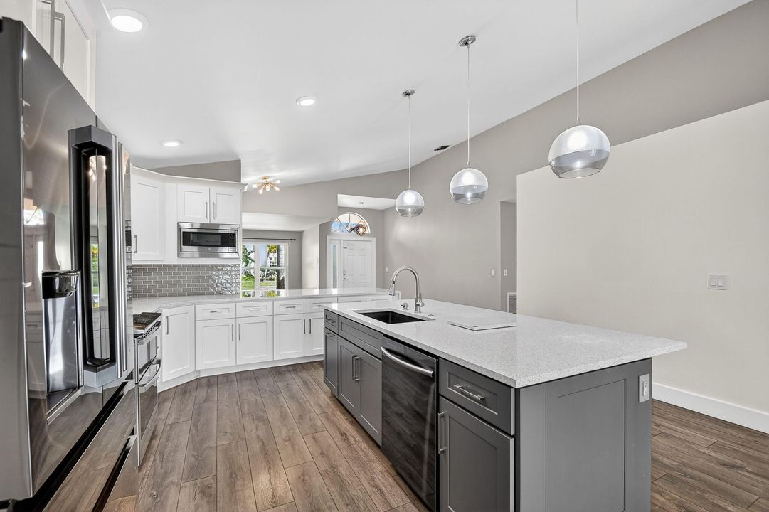 待售: $615,000 (3 贝兹, 2 浴室, 1738 平方英尺)