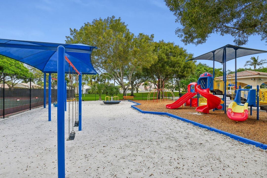 待售: $615,000 (3 贝兹, 2 浴室, 1738 平方英尺)