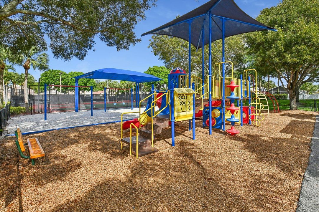 待售: $615,000 (3 贝兹, 2 浴室, 1738 平方英尺)