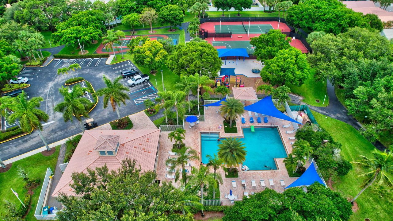 待售: $615,000 (3 贝兹, 2 浴室, 1738 平方英尺)