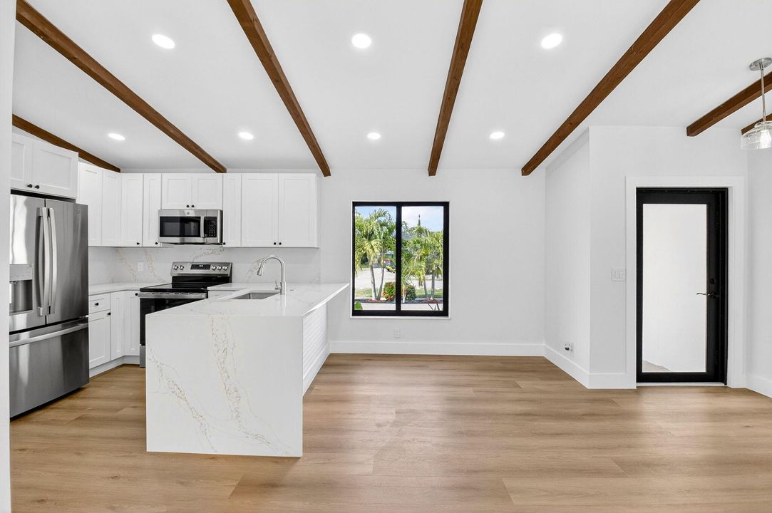 For Sale: $639,900 (3 beds, 2 baths, 1346 Square Feet)