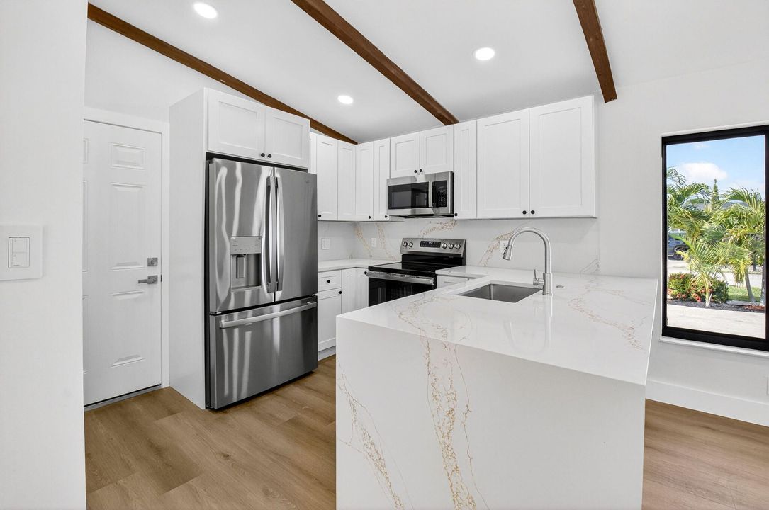 For Sale: $639,900 (3 beds, 2 baths, 1346 Square Feet)