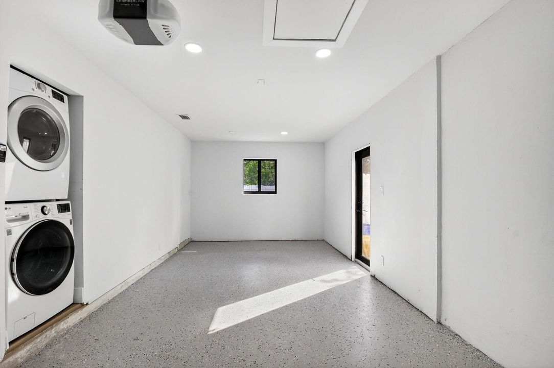 For Sale: $639,900 (3 beds, 2 baths, 1346 Square Feet)