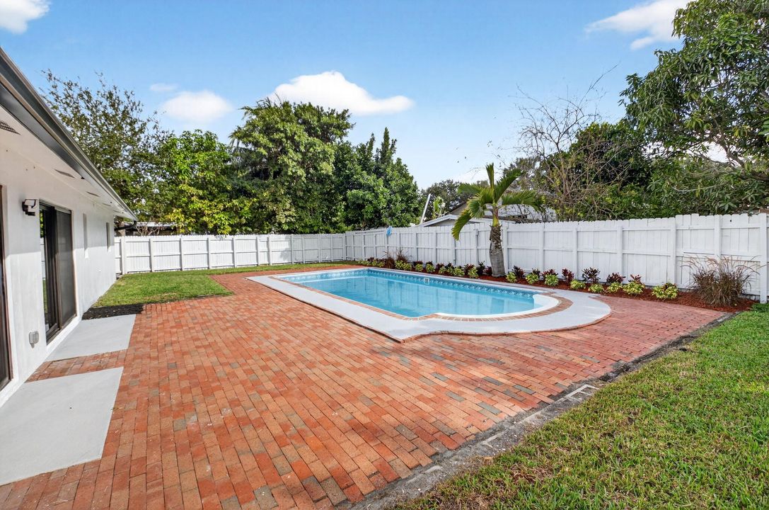 For Sale: $639,900 (3 beds, 2 baths, 1346 Square Feet)