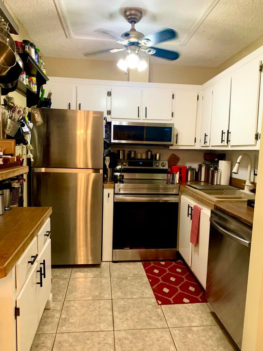 На продажу: $79,900 (1 спален, 1 ванн, 646 Квадратных фут)