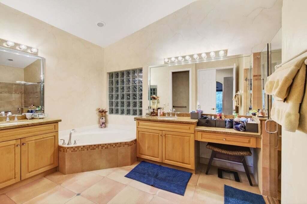 For Sale: $645,000 (3 beds, 2 baths, 2421 Square Feet)