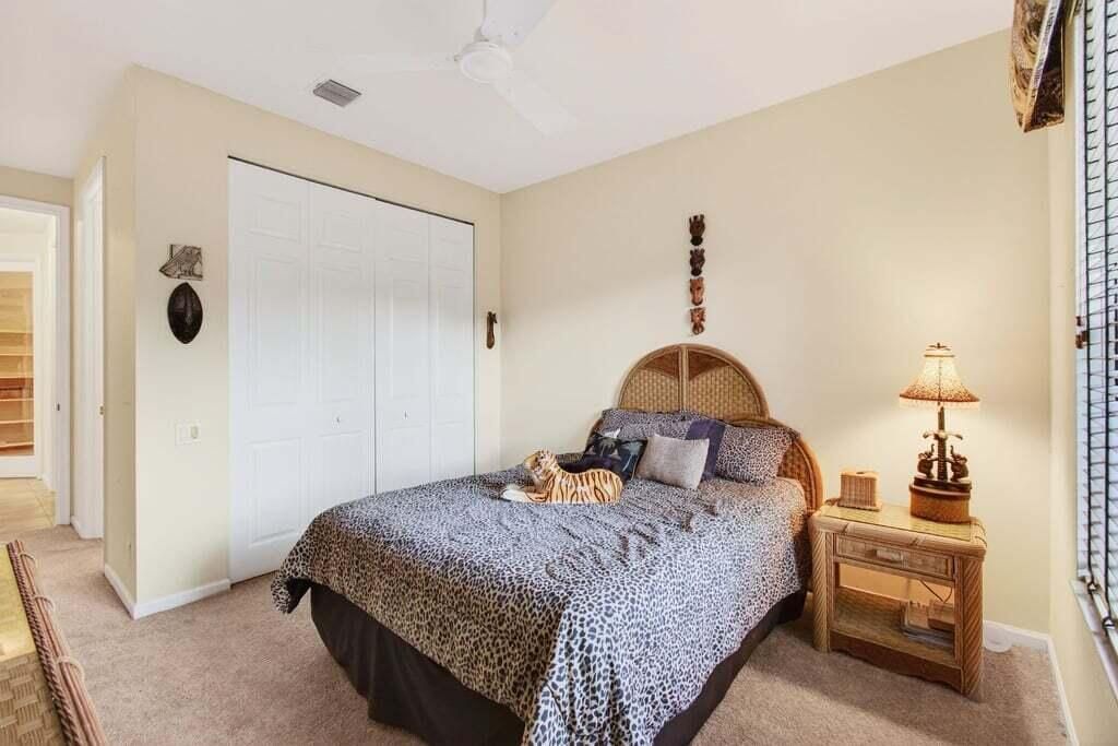 For Sale: $645,000 (3 beds, 2 baths, 2421 Square Feet)