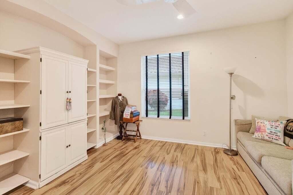 For Sale: $645,000 (3 beds, 2 baths, 2421 Square Feet)