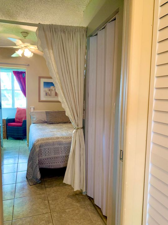 На продажу: $79,900 (1 спален, 1 ванн, 646 Квадратных фут)