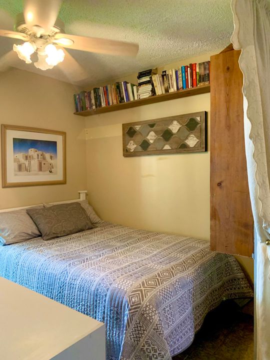 На продажу: $79,900 (1 спален, 1 ванн, 646 Квадратных фут)