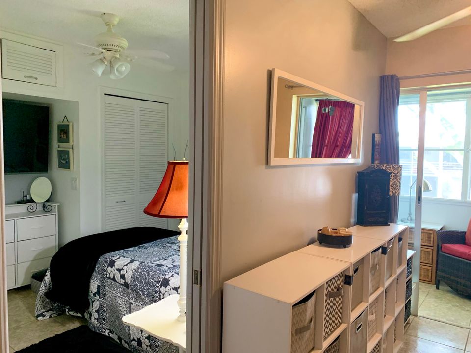 На продажу: $79,900 (1 спален, 1 ванн, 646 Квадратных фут)