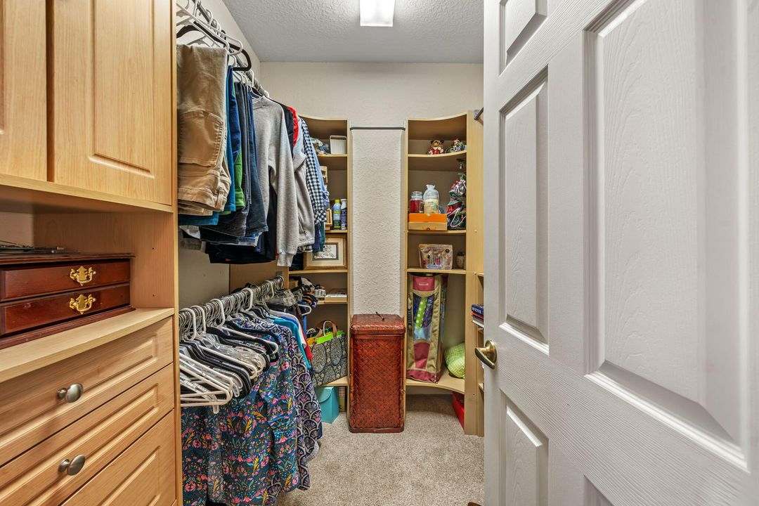 For Sale: $635,000 (4 beds, 2 baths, 2327 Square Feet)