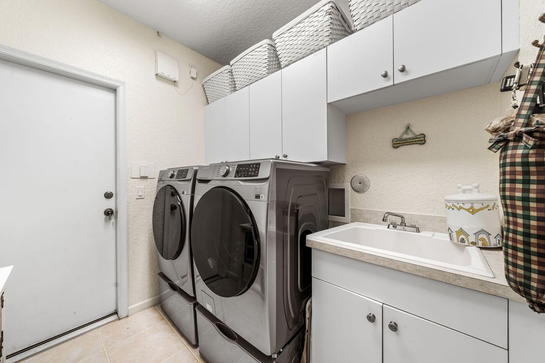 For Sale: $635,000 (4 beds, 2 baths, 2327 Square Feet)