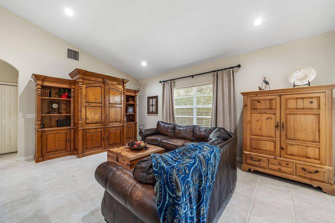 For Sale: $635,000 (4 beds, 2 baths, 2327 Square Feet)