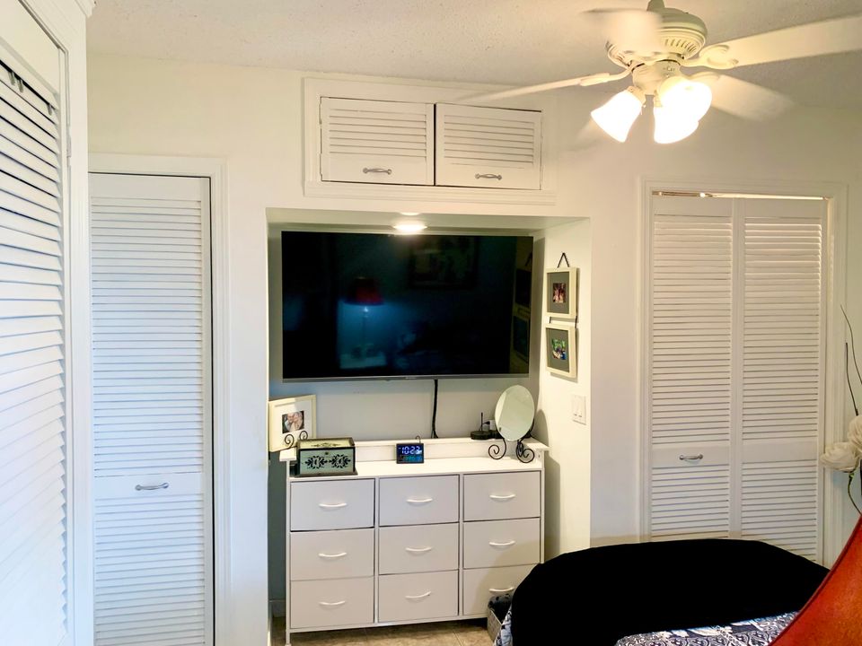 На продажу: $79,900 (1 спален, 1 ванн, 646 Квадратных фут)